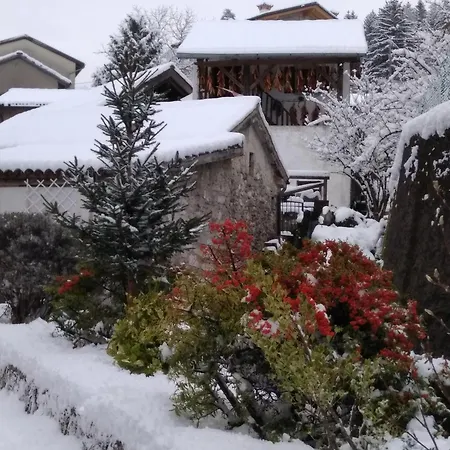 Cjase Di Doro Homestay Illegio