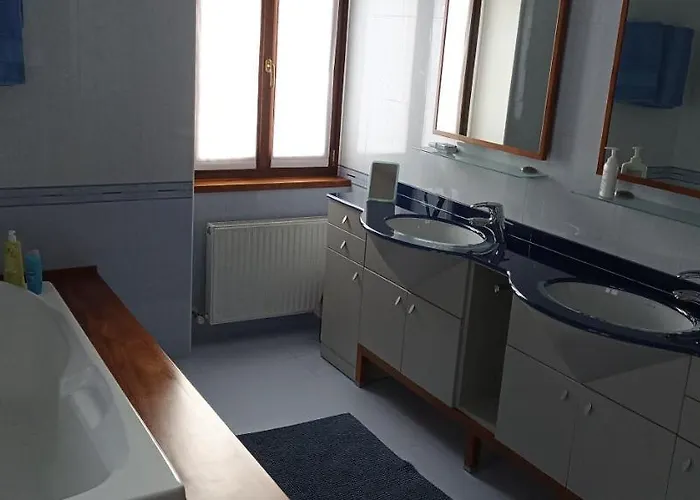 Δωμάτια σε οικογενειακή κατοικία Cjase Di Doro *