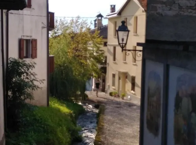 Δωμάτια σε οικογενειακή κατοικία Cjase Di Doro