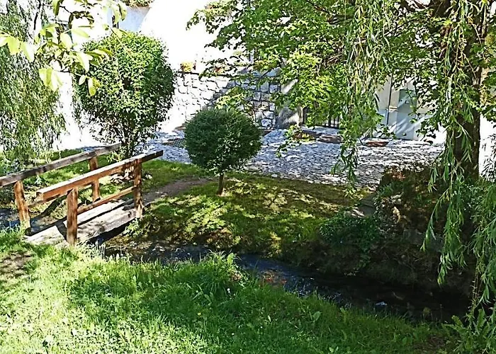 Δωμάτια σε οικογενειακή κατοικία Cjase Di Doro *